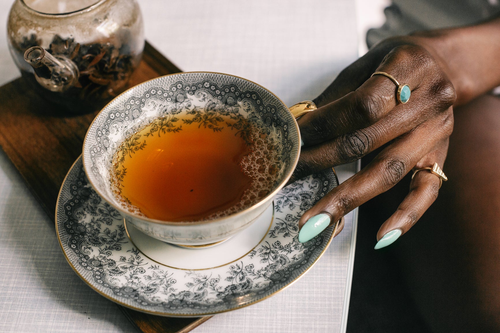 Here Are the Best Teas for Improving Digestion Issues