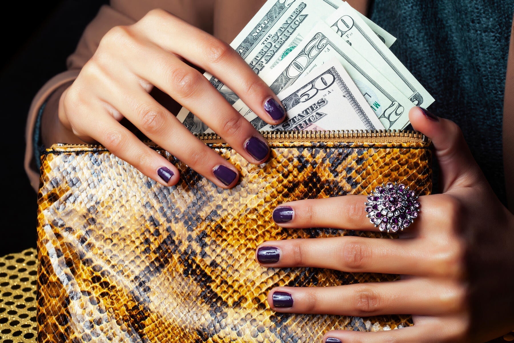 Chronic Overspending Recovery: Tips from a Financial Therapist